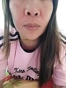 Snapshot of KateLyn08 chatting on December 15, 2025, 1:11 am KateLyn08 online show from December 15, 2025, 1:11 am