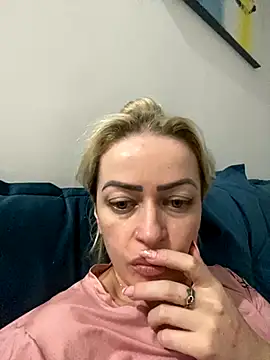 Snapshot of Alerquinasc chatting on October 1, 2025, 3:44 am Alerquinasc online show from October 1, 2025, 3:44 am