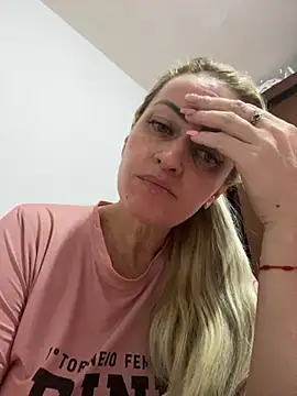 Snapshot of Alerquinasc chatting on October 3, 2025, 5:20 am Alerquinasc online show from October 3, 2025, 5:20 am