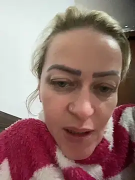 Snapshot of Alerquinasc chatting on October 10, 2025, 7:31 am Alerquinasc online show from October 10, 2025, 7:31 am