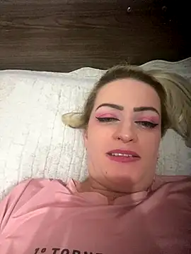 Snapshot of Alerquinasc chatting on November 1, 2025, 7:35 am Alerquinasc online show from November 1, 2025, 7:35 am