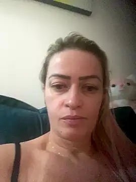 Snapshot of Alerquinasc chatting on December 18, 2025, 6:18 am Alerquinasc online show from December 18, 2025, 6:18 am