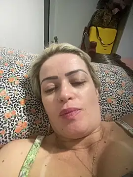 Snapshot of Alerquinasc chatting on December 3, 2025, 9:47 pm Alerquinasc online show from December 3, 2025, 9:47 pm