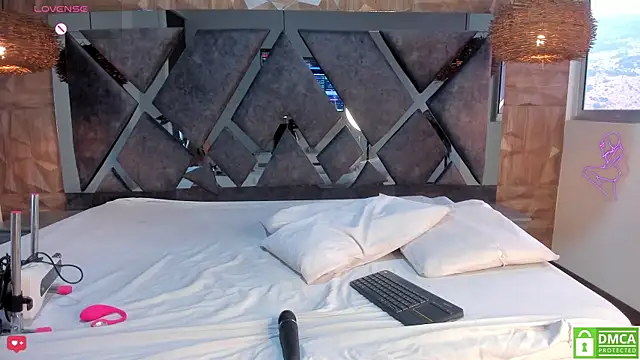 Selene  Lopez  online show from February 10, 2026, 8:19 pm