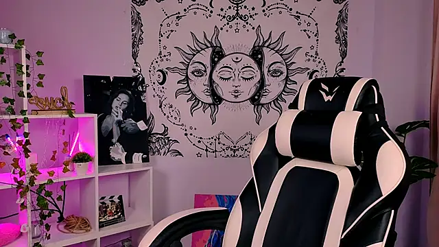 Snapshot of Charlotte_Colinss chatting on September 17, 2025, 4:25 am Charlotte Colinss online show from September 17, 2025, 4:25 am