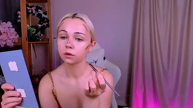 Snapshot of Charlotte_Colinss chatting on September 24, 2025, 3:02 am Charlotte Colinss online show from September 24, 2025, 3:02 am