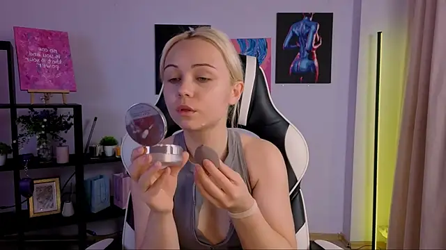 Snapshot of Charlotte_Colinss chatting on November 23, 2025, 5:39 am Charlotte Colinss online show from November 23, 2025, 5:39 am