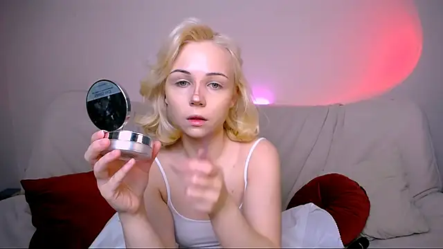 Snapshot of Charlotte_Colinss chatting on February 19, 2026, 3:36 am Charlotte Colinss online show from February 19, 2026, 3:36 am