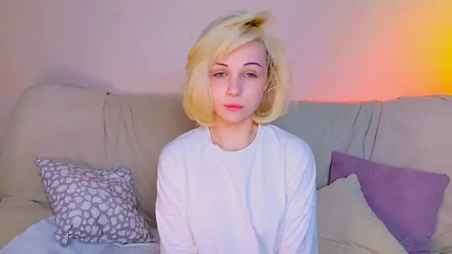 Snapshot of Charlotte_Colinss chatting on May 11, 2026, 4:03 am Charlotte Colinss online show from May 11, 2026, 4:03 am