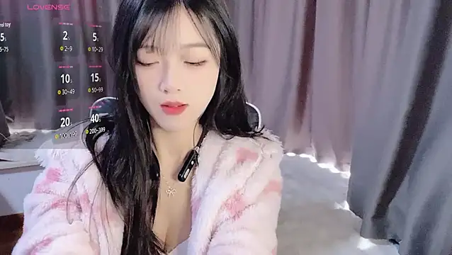 Cicicici-cc online show from December 15, 2025, 3:45 am