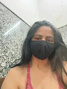 SashaPatel online show from April 4, 2026, 2:40 am