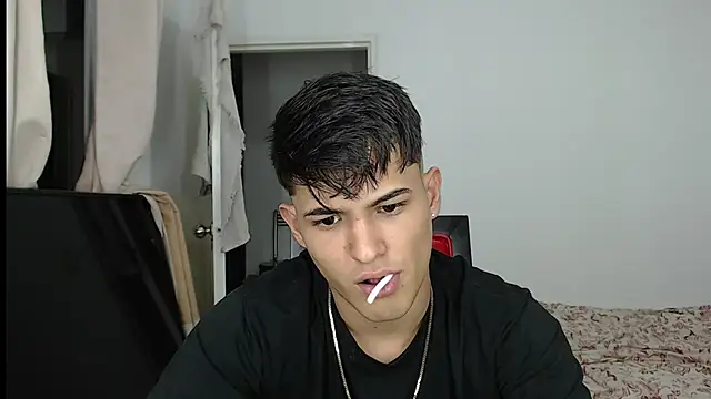 Alex mojica online show from September 11, 2025, 5:07 am