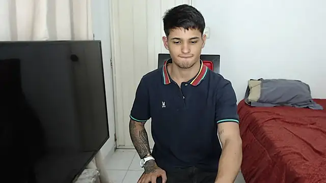 Alex mojica online show from November 7, 2025, 5:12 am