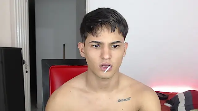 Alex mojica online show from November 9, 2025, 5:22 am