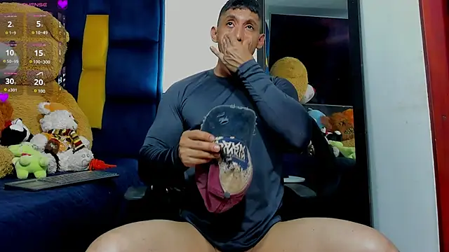 Snapshot of Evan_Storn chatting on November 12, 2025, 4:05 am Evan Storn online show from November 12, 2025, 4:05 am