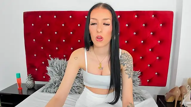 PleasureJasmine online show from November 4, 2025, 9:02 am