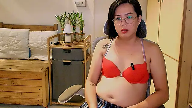 Snapshot of moriliciousxxx chatting on May 4, 2026, 11:40 pm moriliciousxxx online show from May 4, 2026, 11:40 pm