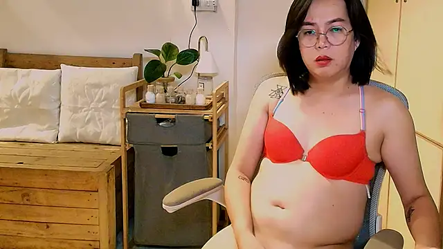 Snapshot of moriliciousxxx chatting on March 19, 2026, 12:43 am moriliciousxxx online show from March 19, 2026, 12:43 am
