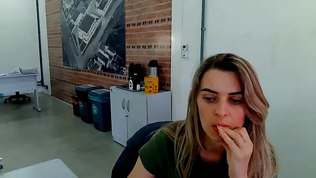 SweetGraciosa online show from December 5, 2025, 5:55 pm