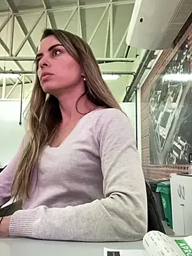 SweetGraciosa online show from September 15, 2025, 4:18 pm