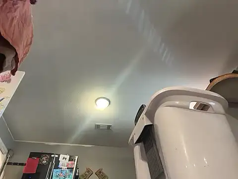 Snapshot of bearcub300 chatting on November 9, 2025, 9:19 pm bearcub300 online show from November 9, 2025, 9:19 pm