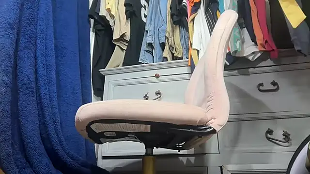 Snapshot of bearcub300 chatting on November 15, 2025, 8:51 am bearcub300 online show from November 15, 2025, 8:51 am