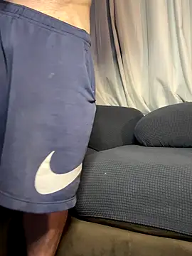 Snapshot of bearcub300 chatting on September 9, 2025, 5:06 am bearcub300 online show from September 9, 2025, 5:06 am