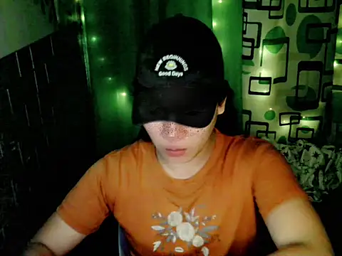 urdreamgirljacky online show from December 15, 2025, 1:39 pm