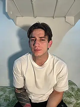 Snapshot of AteneoJr chatting on February 1, 2026, 12:42 am AteneoJr online show from February 1, 2026, 12:42 am