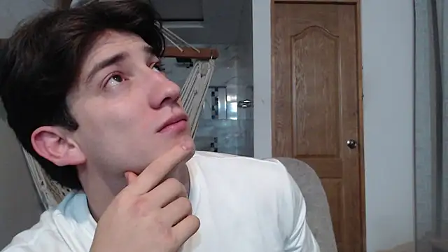 Snapshot of AteneoJr chatting on January 12, 2026, 12:06 am AteneoJr online show from January 12, 2026, 12:06 am