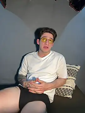 Snapshot of AteneoJr chatting on March 1, 2026, 12:43 am AteneoJr online show from March 1, 2026, 12:43 am