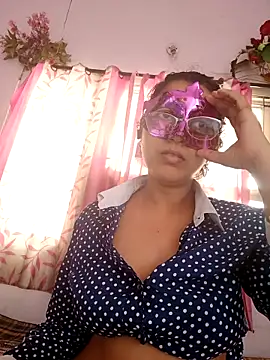 Snapshot of thanusi_2 chatting on February 5, 2026, 5:58 am thanusi 2 online show from February 5, 2026, 5:58 am