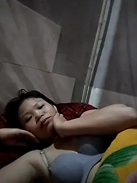 Snapshot of LinhNa999 chatting on December 4, 2025, 1:32 pm LinhNa999 online show from December 4, 2025, 1:32 pm