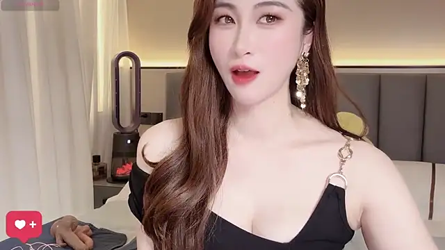 wuyueaini online show from March 23, 2026, 6:24 am