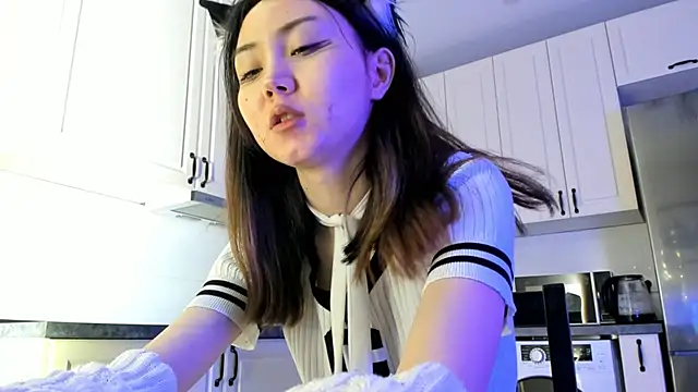 Snapshot of kawai_mai chatting on April 19, 2026, 2:07 pm kawai mai online show from April 19, 2026, 2:07 pm