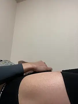 Snapshot of RiRi_20 chatting on April 8, 2026, 2:18 pm RiRi 20 online show from April 8, 2026, 2:18 pm