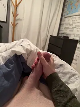 Eternelfrisson online show from February 17, 2026, 6:05 pm