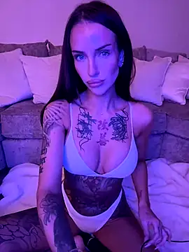 Nikki  Foxx online show from October 6, 2025, 8:53 pm
