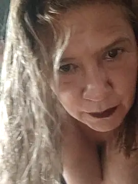 Snapshot of XimenaSmith chatting on September 21, 2025, 5:40 pm XimenaSmith online show from September 21, 2025, 5:40 pm