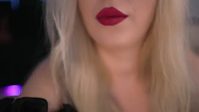 Snapshot of bia_kristal chatting on November 30, 2025, 4:08 pm bia kristal online show from November 30, 2025, 4:08 pm