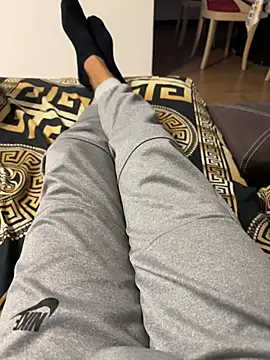 Manu97k online show from February 8, 2026, 11:35 pm