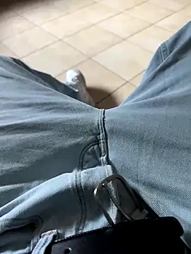 Manu97k online show from October 13, 2025, 3:02 pm