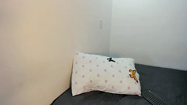 Snapshot of CristinaPiccone chatting on November 14, 2025, 8:12 pm CristinaPiccone online show from November 14, 2025, 8:12 pm