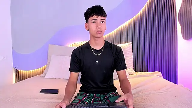 Snapshot of Dominic_ghost chatting on November 6, 2025, 5:55 am Dominic ghost online show from November 6, 2025, 5:55 am