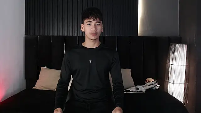 Snapshot of Dominic_ghost chatting on October 24, 2025, 10:09 pm Dominic ghost online show from October 24, 2025, 10:09 pm