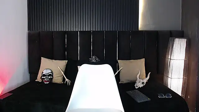 Snapshot of Dominic_ghost chatting on October 10, 2025, 10:10 pm Dominic ghost online show from October 10, 2025, 10:10 pm