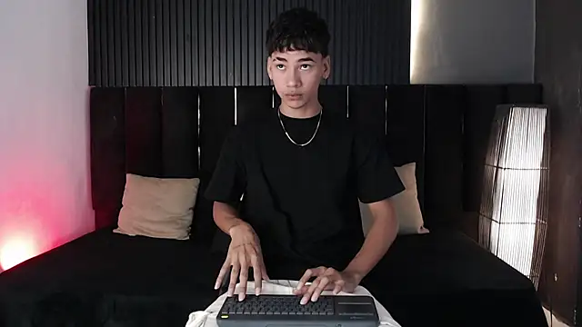 Snapshot of Dominic_ghost chatting on November 25, 2025, 11:05 pm Dominic ghost online show from November 25, 2025, 11:05 pm