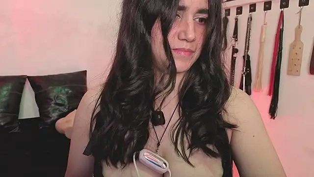 Snapshot of elowen_halley1 chatting on January 14, 2026, 8:45 pm elowen halley1 online show from January 14, 2026, 8:45 pm