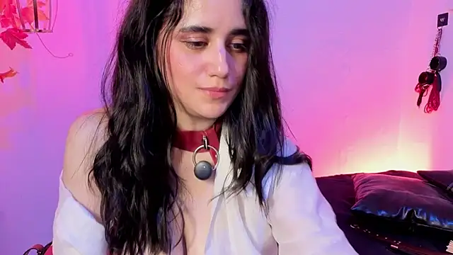 Snapshot of elowen_halley1 chatting on March 5, 2026, 8:11 am elowen halley1 online show from March 5, 2026, 8:11 am