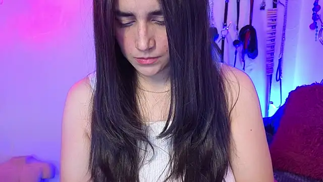 Snapshot of elowen_halley1 chatting on May 24, 2026, 5:57 pm elowen halley1 online show from May 24, 2026, 5:57 pm